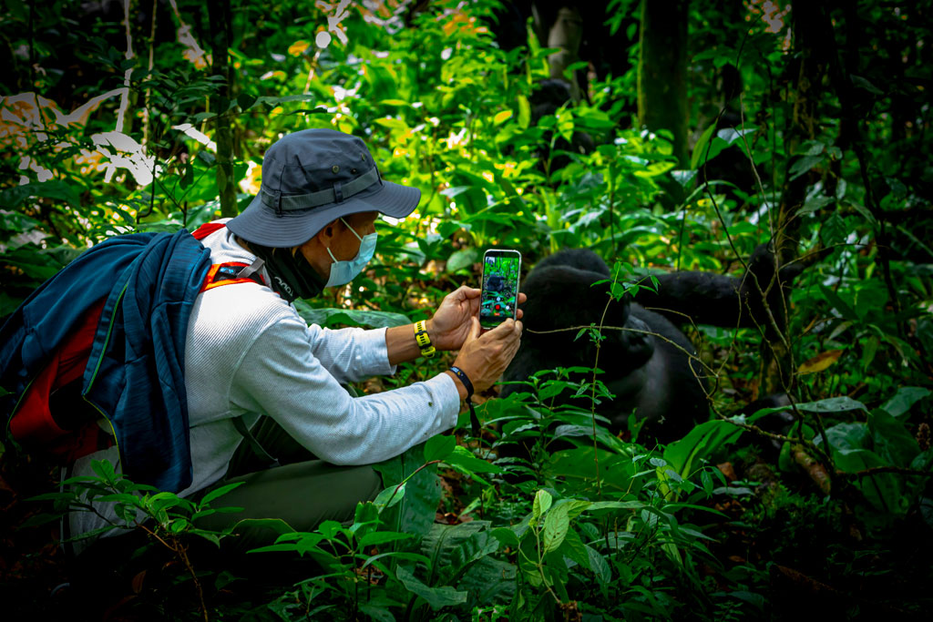 5-day-uganda-rwanda-gorilla-trekking-safari